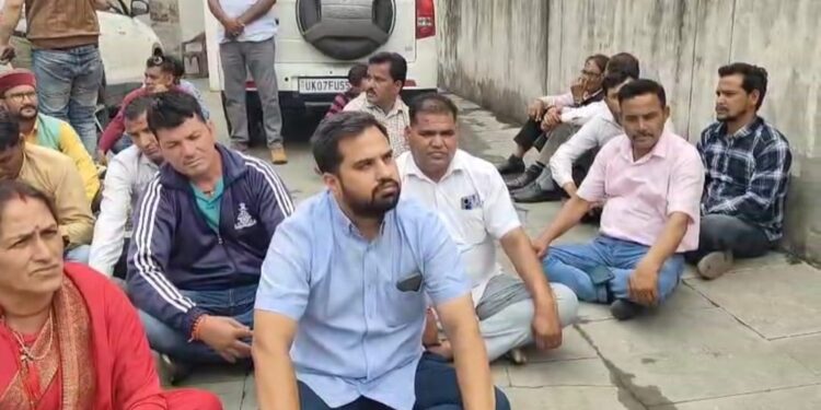 मुख्यमंत्री और मंत्री आमने सामने?