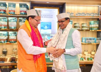 केंद्रीय मंत्री  शिवराज सिंह चौहान एवं मुख्यमंत्री  पुष्कर सिंह धामी ने जौलीग्रांट एयरपोर्ट में “हाउस ऑफ हिमालयाज” के स्टोर का किया शुभारंभ