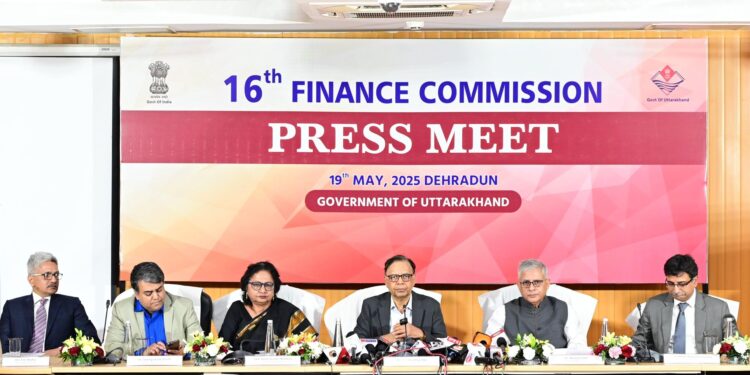 वित्त आयोग ने सराहा उत्तराखंड का वित्तीय प्रबंधन ,कहा-विकासशील राज्य में संतुलित राजकोषीय घाटा बुरी स्थिति नहीं ,  आयोग ने कहा-आय बढ़ाने के लिए प्रयास कर रहा है राज्य
