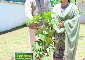 “एक पेड़ मां के नाम”: मुख्यमंत्री पुष्कर सिंह धामी ने किया पौधारोपण, जनता से की सहभागिता की अपील