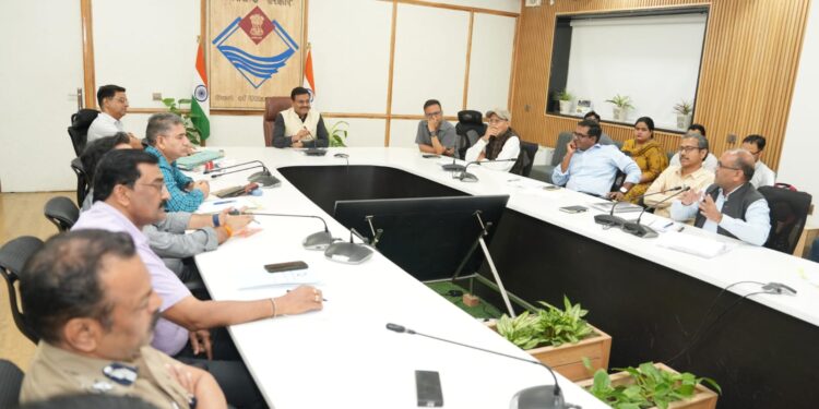 आपदा के दौरान रिस्पांस टाइम को बेहतर करें विभाग-मुख्य सचिव मुख्य सचिव ने मानसून की तैयारियों के संबंध में की समीक्षा बैठक