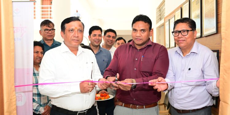 पत्रकारों के लिए मुख्यमंत्री धामी की पहल, देहरादून में विशेष स्वास्थ्य कैम्प का आयोजन  मेडिकल कैम्प में 350 से अधिक की हुई जांच