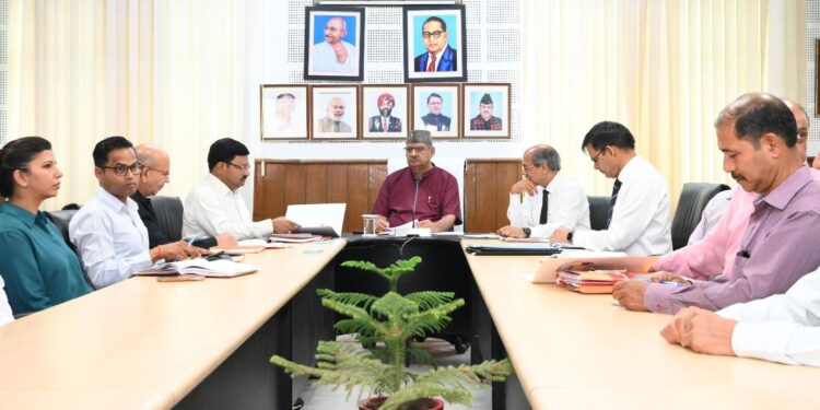 कारगिल विजय दिवस की तैयारियों को लेकर सैनिक कल्याण मंत्री गणेश जोशी ने की समीक्षा, 26 जुलाई को गांधी पार्क में होगा राज्य स्तरीय कार्यक्रम