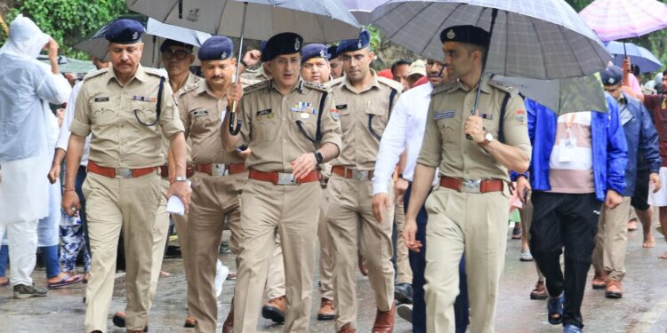 डीजीपी ने किया कांवड़ मार्ग का स्थलीय निरीक्षण, 7000 से अधिक सुरक्षाकर्मी तैनात, ड्रोन और CCTV से निगरानी