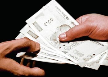 रिश्वत लेते हुए रंगे हाथ पकड़े गए मंडी समिति काशीपुर के प्रभारी सचिव – सतर्कता विभाग की कार्रवाई