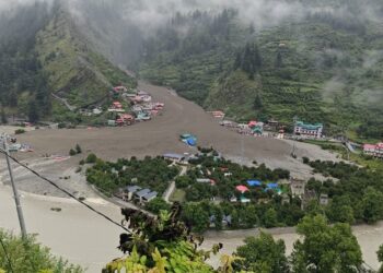 उत्तरकाशी में बादल फटने से मची तबाही, कई लोगों के बहने की आशंका