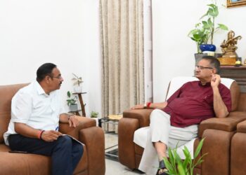 मंत्री गणेश जोशी का निर्देश – बरसात से क्षतिग्रस्त सड़कों व पुलों के निर्माण कार्य में लाएं तेजी