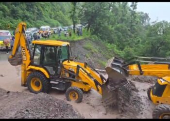 भारी बारिश से टिहरी में जनजीवन प्रभावित, नरेंद्रनगर-प्लासड़ा मार्ग पर मलबा आने से यातायात ठप