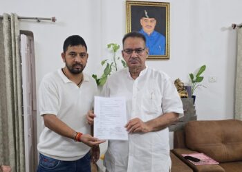 किसानों के साथ खड़ी है सरकार, हर्षिल में हरसंभव मदद का वादा: कृषि मंत्री गणेश जोशी