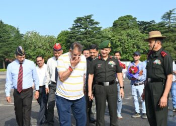 लैंसडाउन पहुंचे सैनिक कल्याण मंत्री गणेश जोशी, अपनी कर्मभूमि को किया नमन