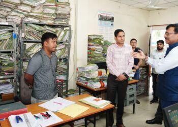 मुख्य सचिव ने किया सचिवालय परिसर की व्यवस्थाओं का निरीक्षण,फाइलों की weeding प्रक्रिया एक माह में की जाए पूर्ण: मुख्य सचिव,पुरानी फाइलों के लिए रिकॉर्ड रूम किया किया जाए शीघ्र तैयार