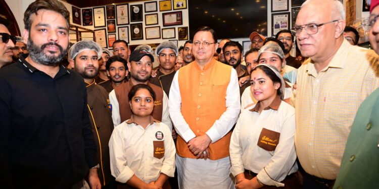 उत्तराखंड: सीएम धामी ने ‘जीएसटी बचत उत्सव’ के तहत देहरादून में की दुकानों का सैर, पीएम मोदी को दिया धन्यवाद