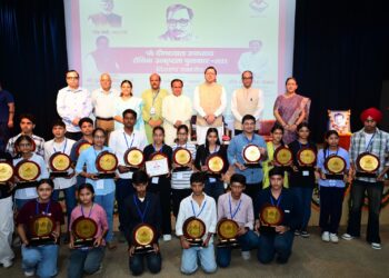 मुख्यमंत्री पुष्कर सिंह धामी ने बोर्ड परीक्षा के मेधावियों को किया पुरस्कृत,बीते चार साल में रिकॉर्ड 25 हजार युवाओं को पारदर्शिता के साथ मिली सरकारी नौकरी