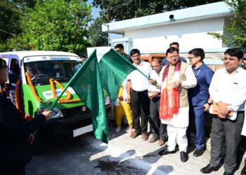 मुख्यमंत्री  पुष्कर सिंह धामी ने 09 मोबाइल मेडिकल यूनिट (एम्बुलेंस) को हरी झंडी दिखाकर किया रवाना।