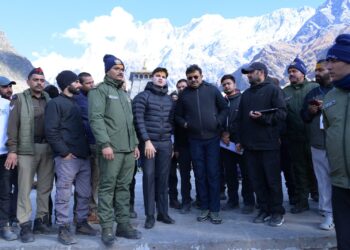 मुख्य सचिव  आनन्द बर्द्धन ने केदारनाथ यात्रा व्यवस्थाओं का लिया जायजा, पुनर्निर्माण कार्यों और यात्रियों की सुविधाओं का किया निरीक्षण