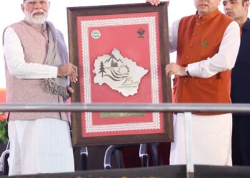 पहाड़ी बोली, पहाड़ी टोपी, पीएम का हर अंदाज पहाड़ी,रजत जयंती के मुख्य कार्यक्रम में उत्तराखंड से गहरा कनेक्ट कर गए पीएम नरेंद्र मोदी