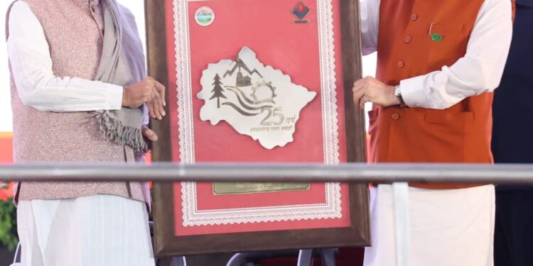 पहाड़ी बोली, पहाड़ी टोपी, पीएम का हर अंदाज पहाड़ी,रजत जयंती के मुख्य कार्यक्रम में उत्तराखंड से गहरा कनेक्ट कर गए पीएम नरेंद्र मोदी