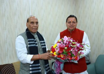 मुख्यमंत्री धामी ने केंद्रीय रक्षा मंत्री राजनाथ सिंह से की भेंट, देहरादून एयर फोर्स ऑडिट ब्रांच और नंदा देवी राजजात रूट PWD के पास रखने का किया अनुरोध