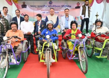 कैबिनेट मंत्री गणेश जोशी ने दिव्यांगजनों को 169 निशुल्क मोटराइज्ड ट्राईसाइकिलों किया वितरण