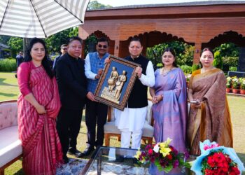 सीएम पुष्कर सिंह धामी की अध्यक्षता में मुख्यमंत्री आवास पर IAS अधिकारियों की अनौपचारिक बैठक आयोजित