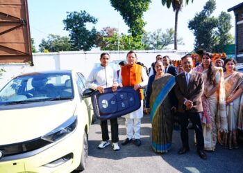 मुख्यमंत्री पुष्कर सिंह धामी ने किया ’’बिल लाओ-इनाम पाओ’’ योजना के विजेताओं को पुरस्कृत कुल 1888 विजेताओं ने जीते योजना के तहत पुरस्कार, ईवी कार से लेकर माइक्रोवेब तक शामिल