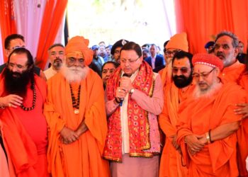 2027 कुंभ के दिव्य और भव्य आयोजन के लिए मुख्यमंत्री ने अखाड़ों के आचार्यों एवं संतों के साथ बैठक की,कुंभ के आयोजन के लिए गंगा किनारे पहली बार बैठक की गई,2027 कुंभ स्नान की महत्वपूर्ण तिथियों की मुख्यमंत्री ने घोषणा की