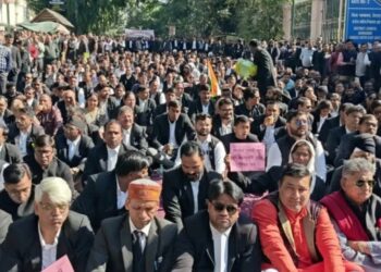 देहरादून में अधिवक्ता अपनी मांगों को लेकर हड़ताल पर, बार एसोसिएशन ने दिया समर्थन