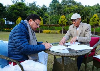 मुख्यमंत्री ने दिए सचिव एसएन पांडेय को पौड़ी में कैम्प करने के निर्देश,वन्य जीवों के खतरे से निपटने के लिए अधिकारियों के साथ करेंगे मंथन