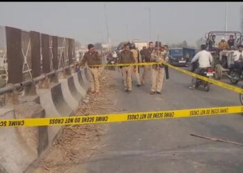 रुड़की: लक्सर फ्लाईओवर पर फिल्मी स्टाइल में शूटआउट; पुलिस वैन पर ताबड़तोड़ फायरिंग, कुख्यात विनय त्यागी समेत 2 सिपाही घायल