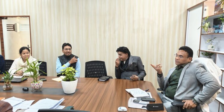 सचिव आवास डॉ आर राजेश कुमार ने की राज्य स्तर पर योजनाओं की सघन समीक्षा,कैरिंग कैपेसिटी असेसमेंट स्टडी के लिए तैयार ड्राफ्ट पर भी हुई चर्चा