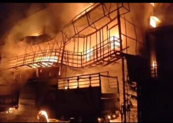 रुद्रप्रयाग: गबनी गांव में भीषण अग्निकांड, तीन मंजिला गोदाम जलकर राख; 4 करोड़ का नुकसान