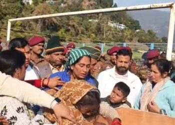 शहीद हवलदार गजेंद्र सिंह गढ़िया को नम आंखों से अंतिम विदाई: सरयू-खीरगंगा संगम पर सैन्य सम्मान के साथ हुआ अंतिम संस्कार