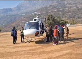 रुद्रप्रयाग: स्कूल में कार्य के दौरान शिक्षक को आया ब्रेन स्ट्रोक, जिलाधिकारी की तत्परता से एयर लिफ्ट कर पहुँचाया एम्स