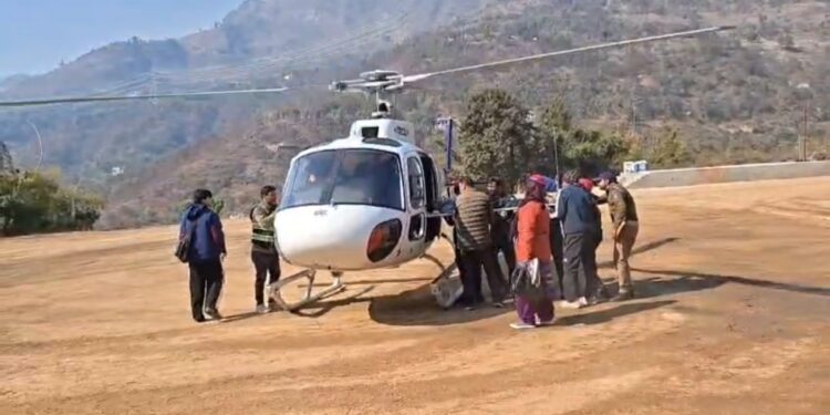 रुद्रप्रयाग: स्कूल में कार्य के दौरान शिक्षक को आया ब्रेन स्ट्रोक, जिलाधिकारी की तत्परता से एयर लिफ्ट कर पहुँचाया एम्स