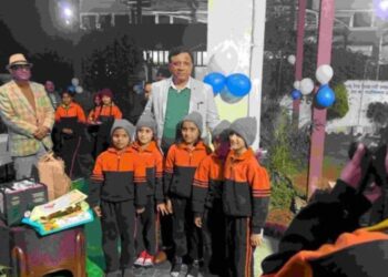 दिखावे से दूर, सादगी का ‘प्रोटोकॉल’: IAS बंशीधर तिवारी ने अनाथ और निराश्रित बेटियों के बीच मनाया जन्मदिन