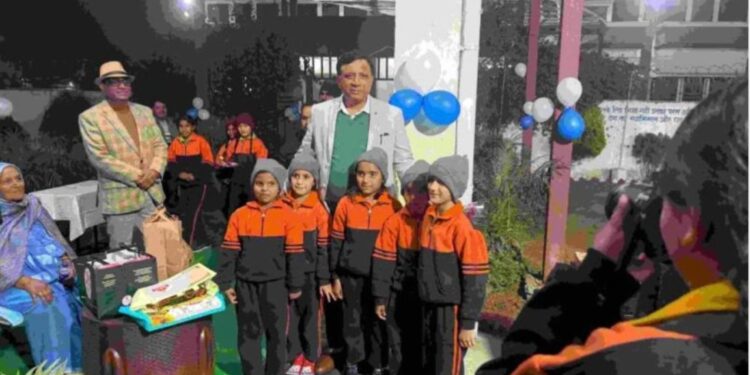 दिखावे से दूर, सादगी का ‘प्रोटोकॉल’: IAS बंशीधर तिवारी ने अनाथ और निराश्रित बेटियों के बीच मनाया जन्मदिन