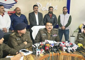 देहरादून: प्रॉपर्टी विवाद में माँ ने ही दी थी बेटे की सुपारी, पुलिस मुठभेड़ में दो शूटर गिरफ्तार