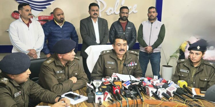 देहरादून: प्रॉपर्टी विवाद में माँ ने ही दी थी बेटे की सुपारी, पुलिस मुठभेड़ में दो शूटर गिरफ्तार