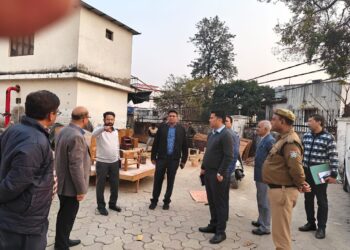 कुंभ 2027 से पहले अतिथि गृहों की बदलेगी सूरत, आधुनिक सुविधाओं और सुरक्षा मानकों से होंगे सुसज्जित,देहरादून से हरिद्वार तक सचिव आवास डॉ. आर. राजेश कुमार का औचक निरीक्षण, व्यवस्थाओं में सुधार को लेकर अधिकारियों को सख्त निर्देश