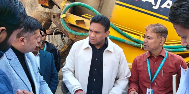 देहरादून के इंफ्रास्ट्रक्चर को नई रफ्तार, मुख्यमंत्री पुष्कर सिंह धामी के दिशा-निर्देशों पर तेज़ी से बढ़ रहे विकास कार्य,आवास सचिव डॉ. आर. राजेश कुमार का एमडीडीए की तीन महत्वपूर्ण परियोजनाओं का स्थलीय निरीक्षण