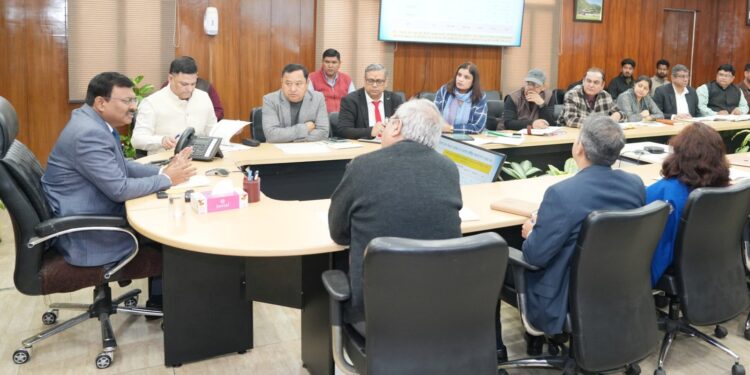 पलायन रोकथाम व सीमांत क्षेत्रों में रोजगार योजनाओं को तेज़ी से लागू करने के निर्देश