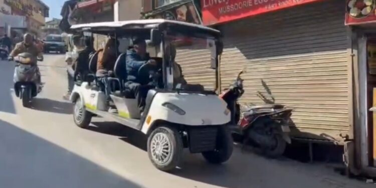 मसूरी मालरोड पर थमेंगे साइकिल रिक्शों के पहिए, अब ‘गोल्फ कार्ट’ से सजेगी पहाड़ों की रानी की शान