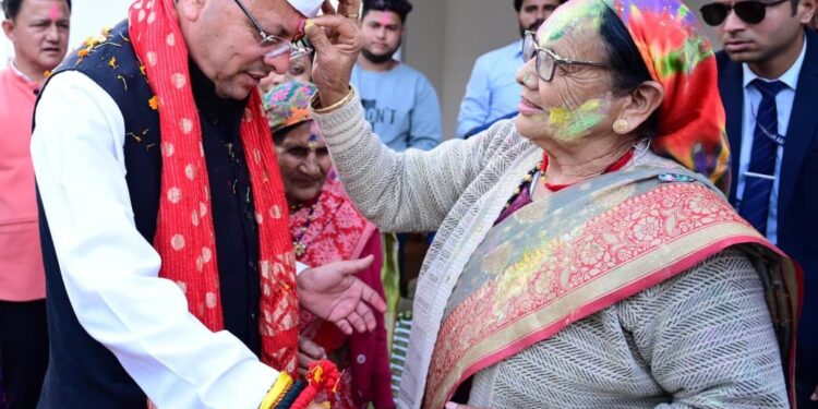 मुख्यमंत्री ने दी प्रदेशवासियों को होली की शुभकामना