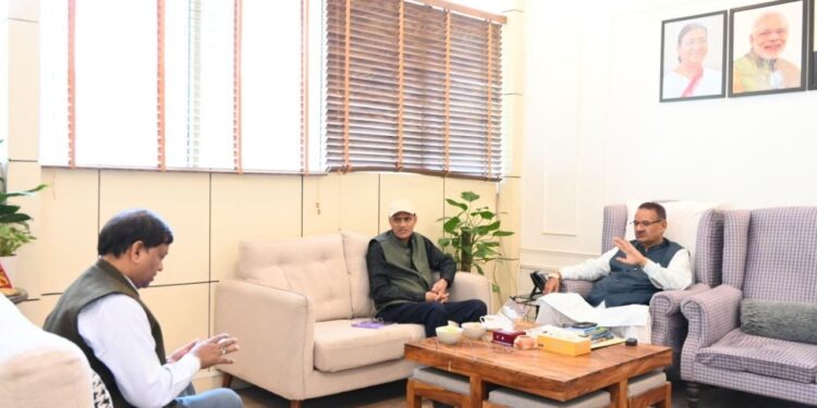 कृषि मंत्री गणेश जोशी के सख्त निर्देश, किसानों के खातों में ससमय मिले एप्पल मिशन का बजट