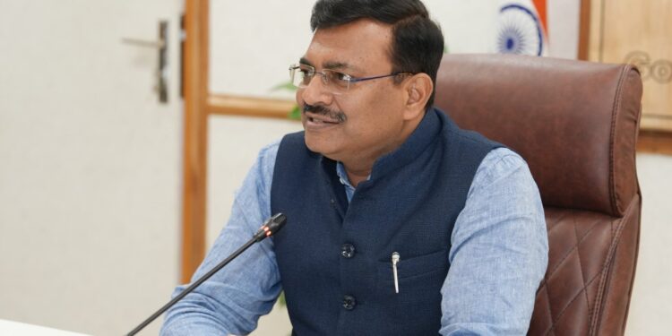 गैस, ईंधन व आवश्यक वस्तुओं की पर्याप्त आपूर्ति सुनिश्चित, पैनिक होने की आवश्यकता नहीं—मुख्य सचिव