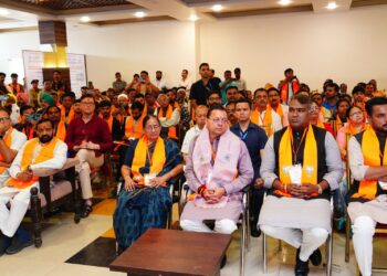 सीएम धामी ने सुना ‘मन की बात’ का 132वां एपिसोड, जनप्रतिनिधियों संग साझा किए विचार