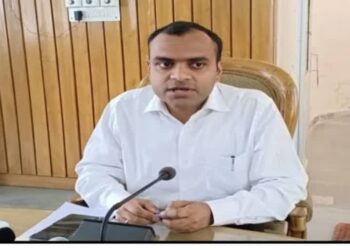 हरिद्वार: अब गांव में ही होगा समस्याओं का समाधान, DM मयूर दीक्षित की पहल पर 25 ‘मिनी सचिवालय’ शुरू