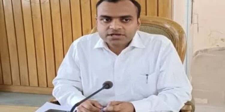 हरिद्वार: अब गांव में ही होगा समस्याओं का समाधान, DM मयूर दीक्षित की पहल पर 25 ‘मिनी सचिवालय’ शुरू