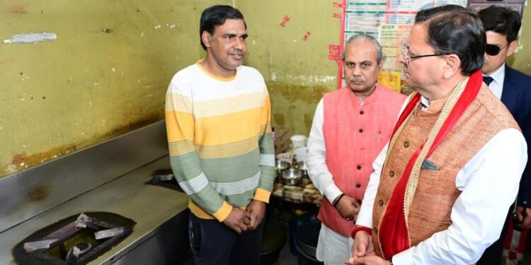 धामी सरकार का बड़ा फैसला: रेस्टोरेंट-ढाबों को रोजाना 2000 और होटलों को 1500 सिलेंडर का आवंटन