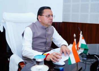 सीएम धामी ने किया ‘श्रमिक सेवा मोबाइल एप’ का विमोचन; 8005 श्रमिकों के खातों में भेजे 17.25 करोड़ रुपए